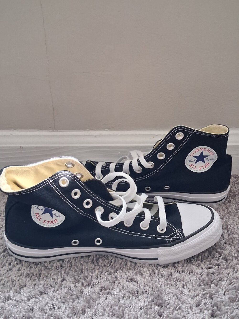 Black Converse Tennis shoe - Picture 2 of 6